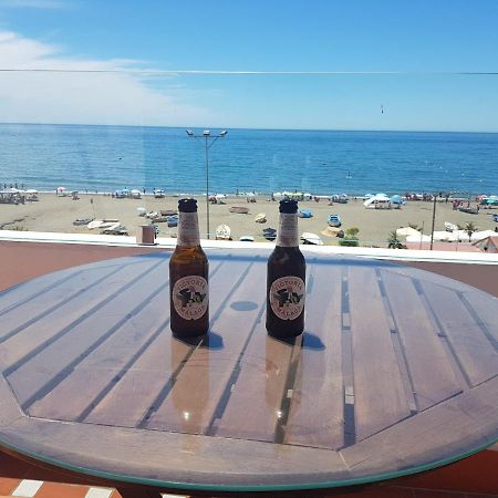 Appartamento Céntrico ático junto al mar Rincón de la Victoria Esterno foto