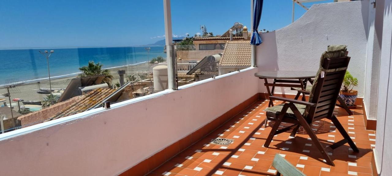Appartamento Céntrico ático junto al mar Rincón de la Victoria Esterno foto