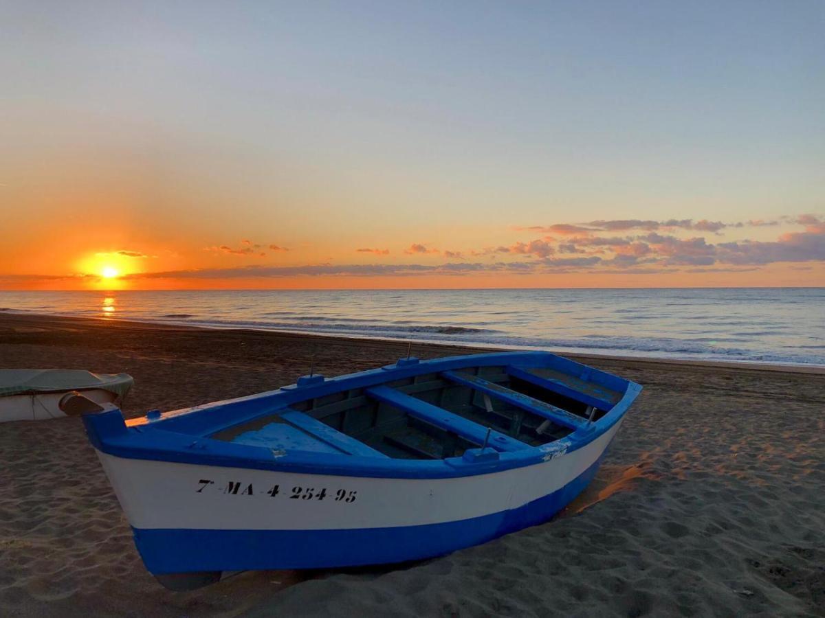 Appartamento Céntrico ático junto al mar Rincón de la Victoria Esterno foto