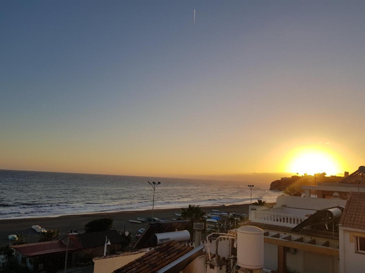 Appartamento Céntrico ático junto al mar Rincón de la Victoria Esterno foto